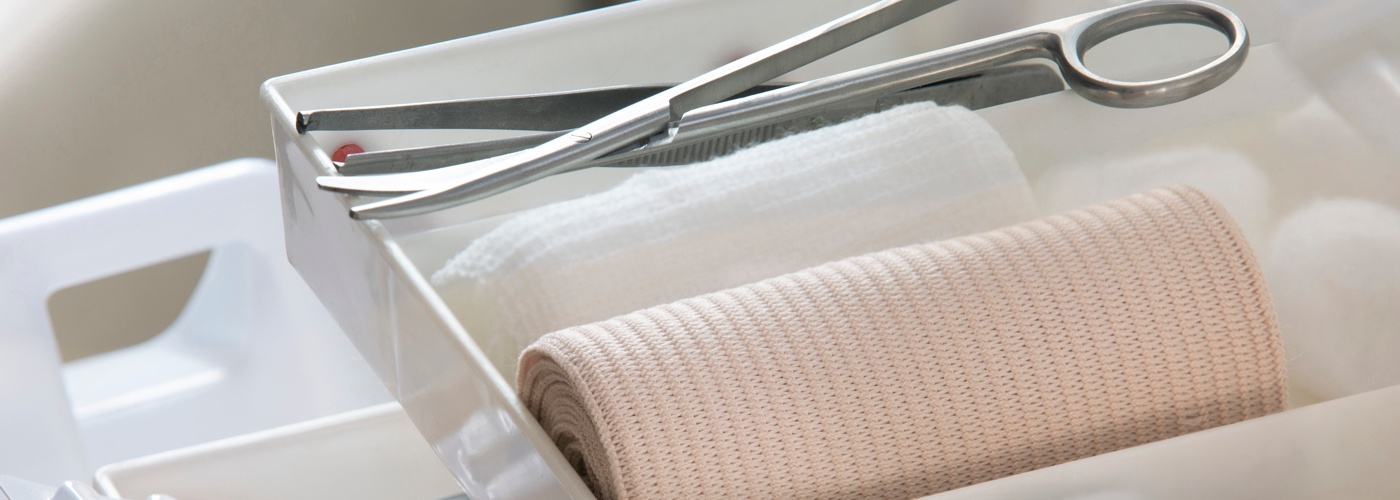 Wound dressing equipment in a tray.