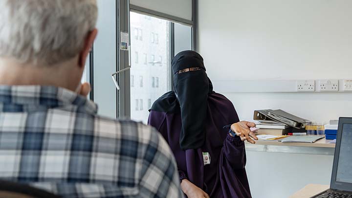 Maryam Salaudeen and supervisor in discussion.