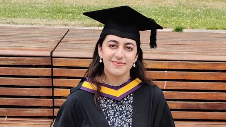 A photo of Hira at her graduation.